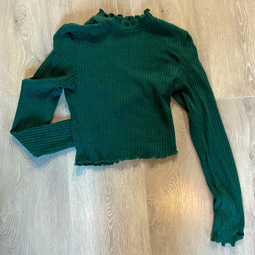 Dark green long sleeve crop top